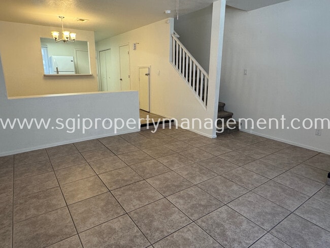 Photo - 1961 N Hartford St