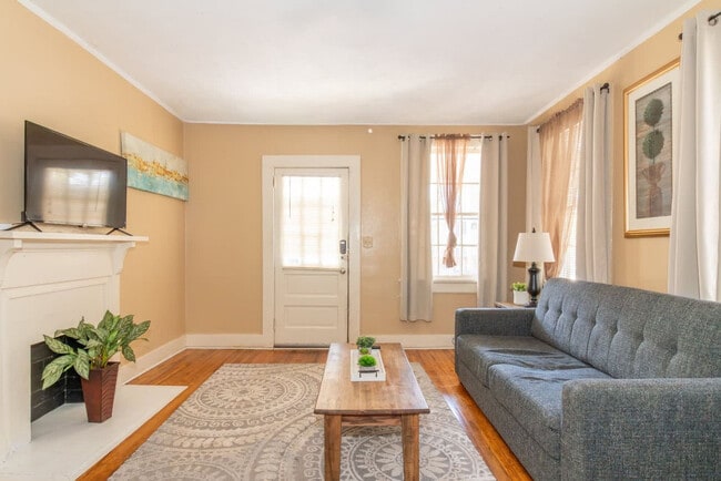 Building Photo - 2223 14th St Unit ID1043508P