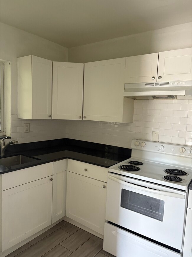 Photo - 2535 NW 9th St Unidad 2535 NW 9th Street