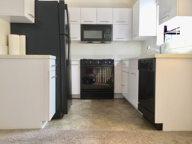 Photo - 2493 1/2 S Barrington Ave Unidad 2493 1/2