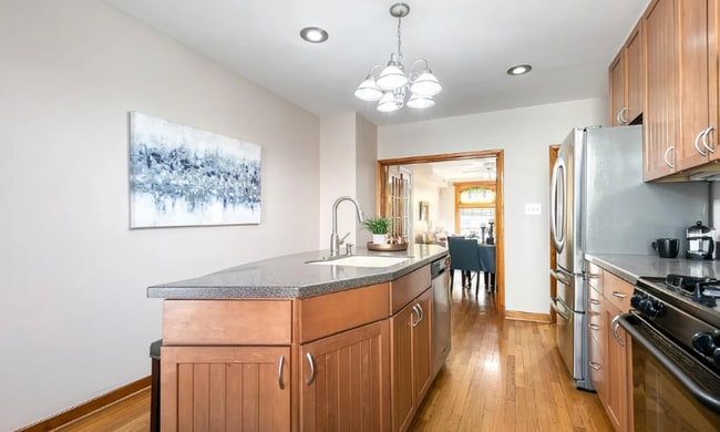 Photo - 640 S Lakewood Ave