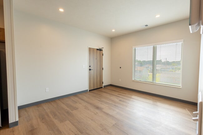 Photo - 611 Carey Ave N