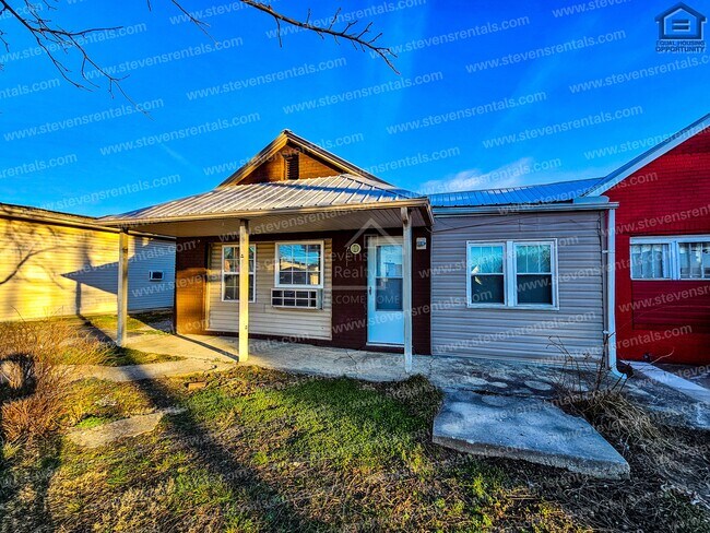 Photo - 477 W End St