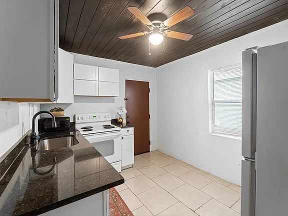 Photo - Move-In Special - Updated 2BR w/Washer/Dryer + $0 Deposit Unit 8B