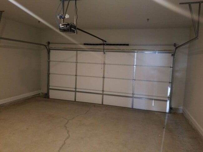 Photo - Single Family 3 Bedroom Townhome in Woodstock!