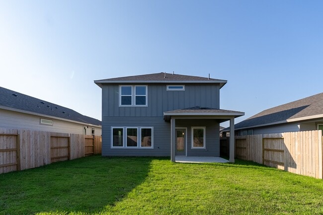 223 Shore Pointe Ct