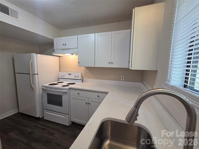 Photo - 1260 Fieldstone Rd