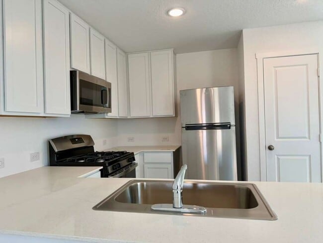 Photo - 10319 Munoz Mnr