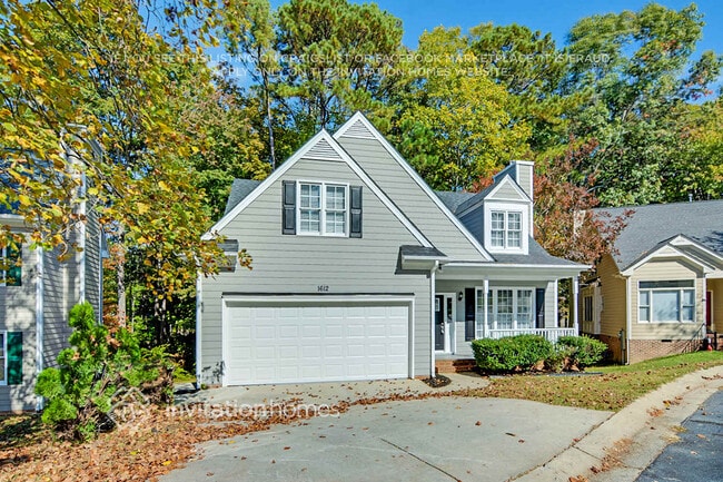 Photo - 1612 Nesfield Pl