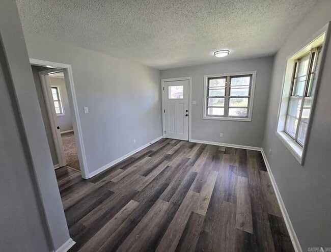 Photo - 701 Cedar St