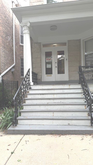 Photo - 4511 N Greenview Ave