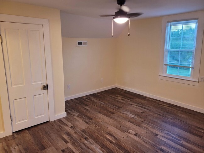 Photo - 153 E High St