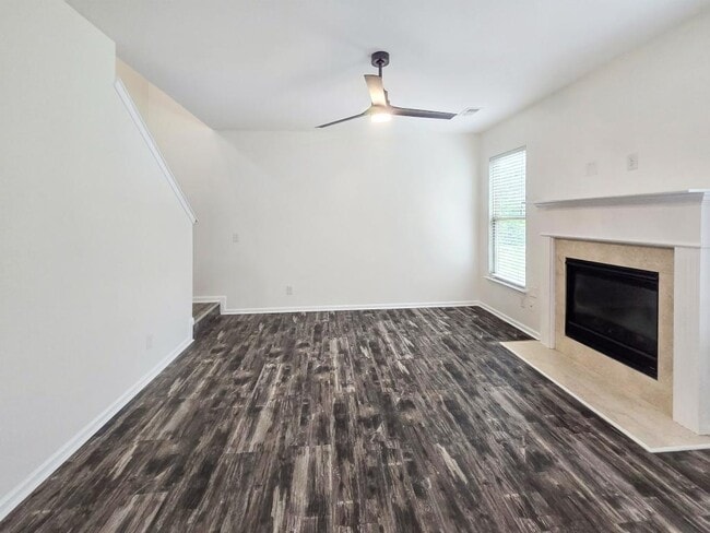 Photo - 1437 Balvaird Dr SE