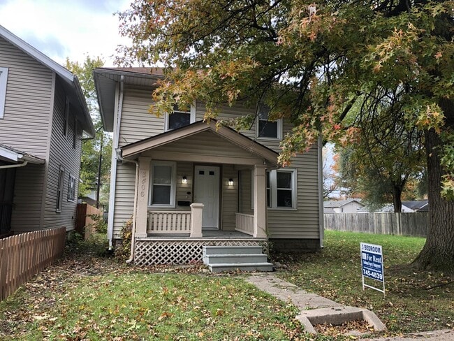 Building Photo - 3406 Robinwood Dr