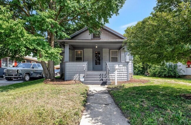 Photo - 708 W Maple St House