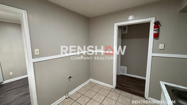 Photo - 1065 Larry Ln