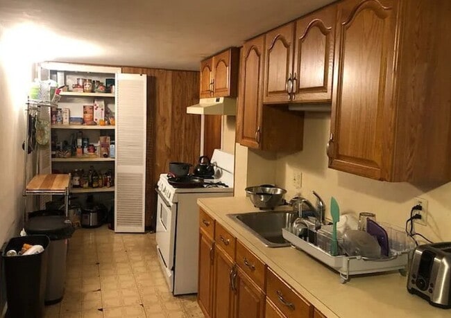 28A Cherry St Unit 2