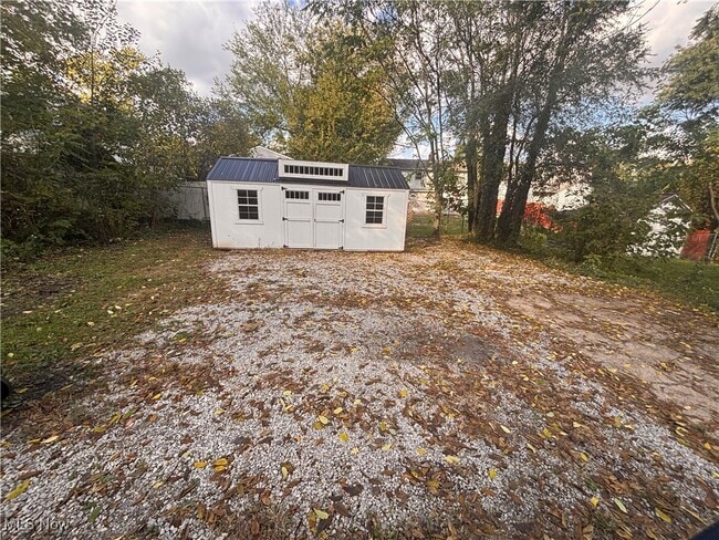 Photo - 1453 Woodbirch Ave