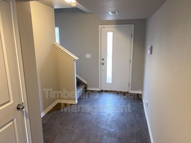Photo - 889 Grissom Dr.