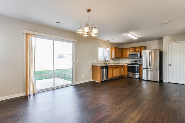 Photo - 6037 Ladish Ln