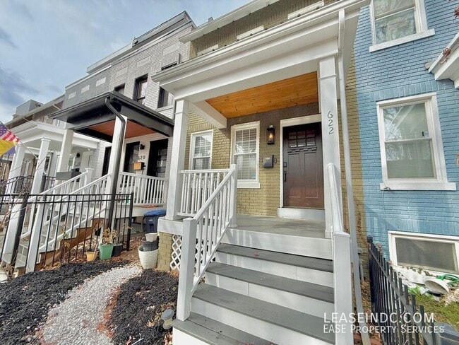 Building Photo - 622 Orleans Pl NE