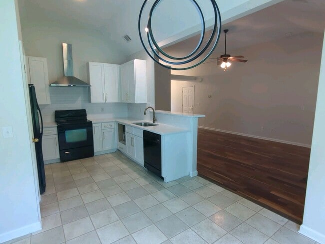 Building Photo - 8253 Ramstone Way