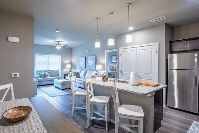 Ph1_2BR, 2BA - 1,113 SF