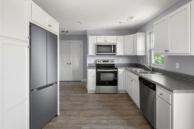 Photo - Beautiful Newer Townhome!