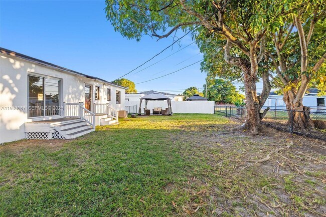 Photo - 14760 Fillmore St