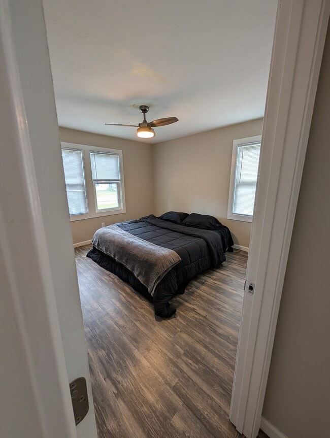 Photo - 987 W Vest St