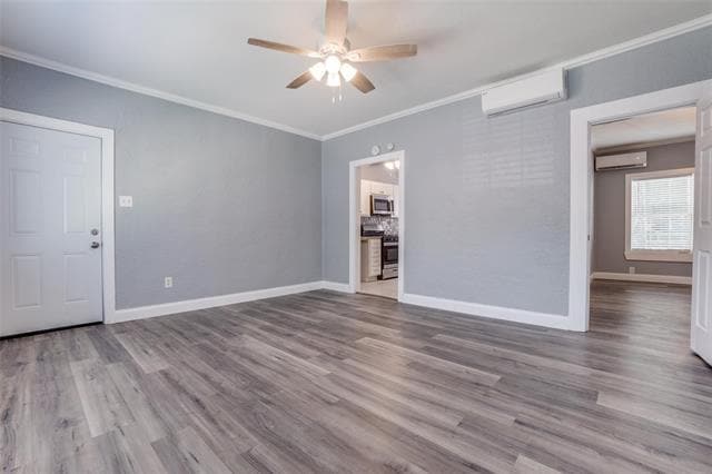 Building Photo - 320 W Canty St Unit 2