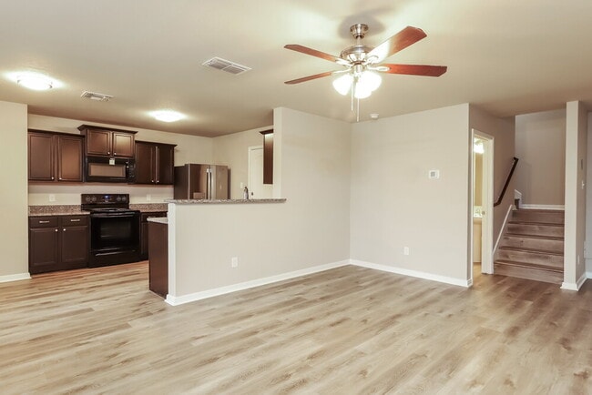 Photo - 6427 Woodcliff Bnd