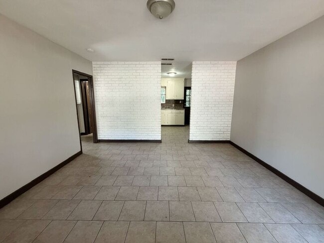 Photo - 155 Sycamore Ln Unit A