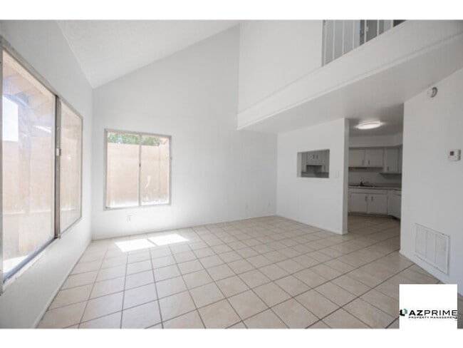 Photo - Discover this Impressive 2/1.5 Glendale Townhouse!