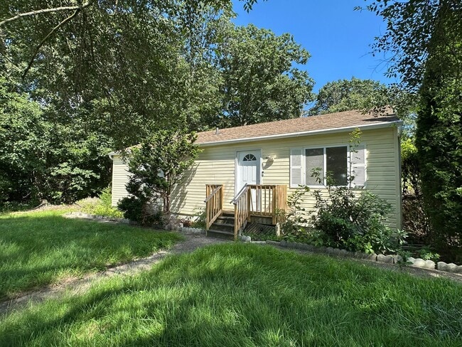 Building Photo - 639 Fordville Rd Rental