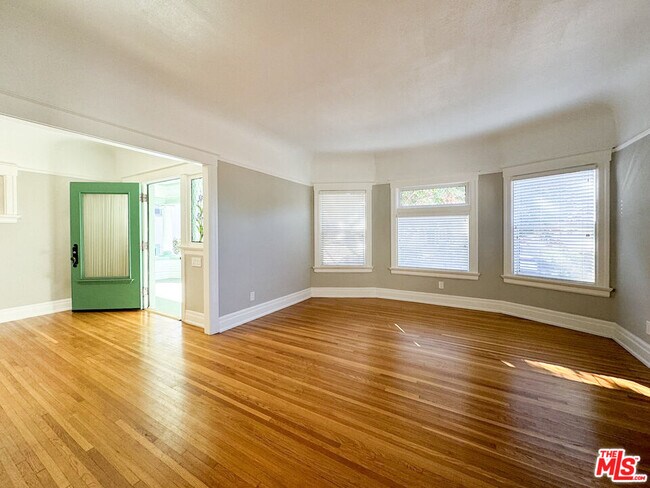 Photo - 922 W Kensington Rd