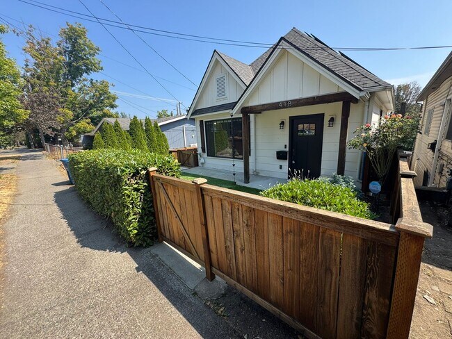418 20th Ave
