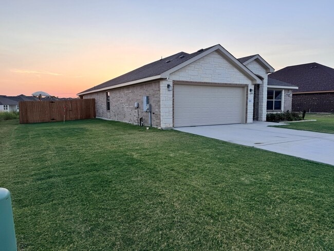 318 Walking Stick Dr