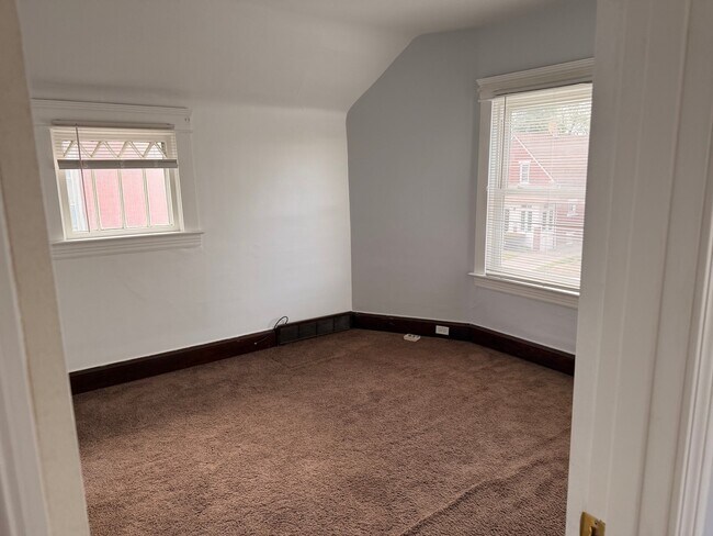 Photo - 4422 Bridgeview Ave