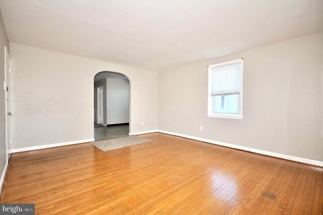 Photo - 8035 Pine Rd
