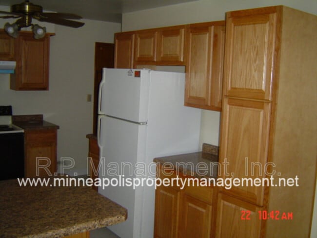 Photo - 990 Transit Ave