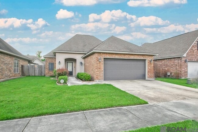 Building Photo - 641 Greenwich Dr
