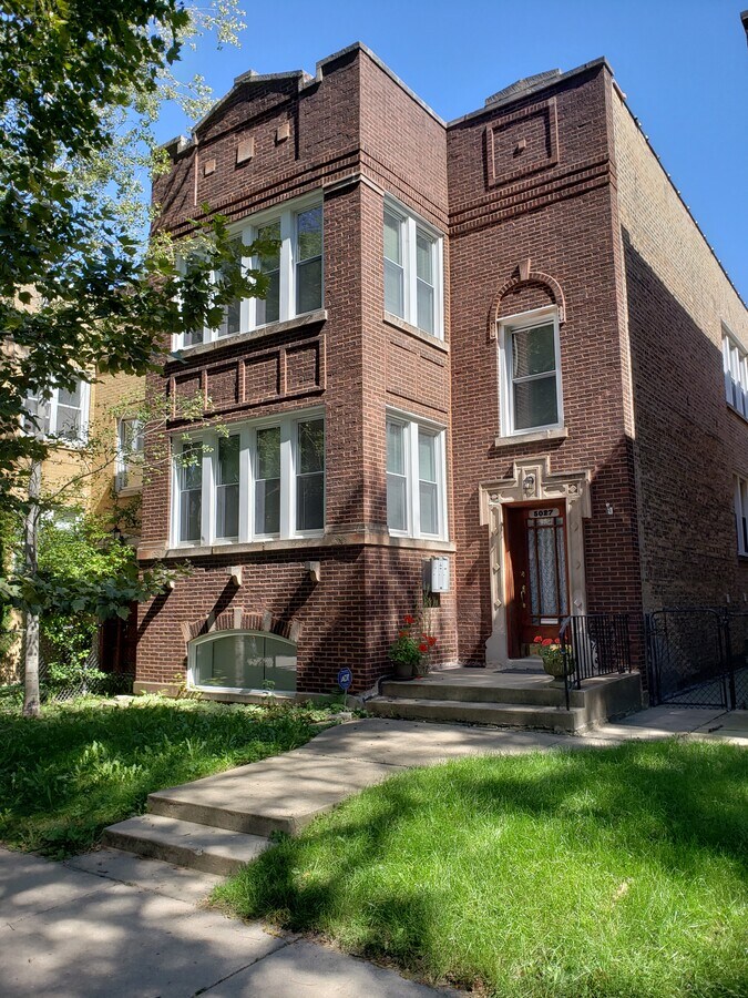 Photo - 5027 N Ridgeway Ave Unidad 1