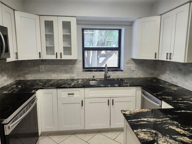 Photo - 16251 Golf Club Rd