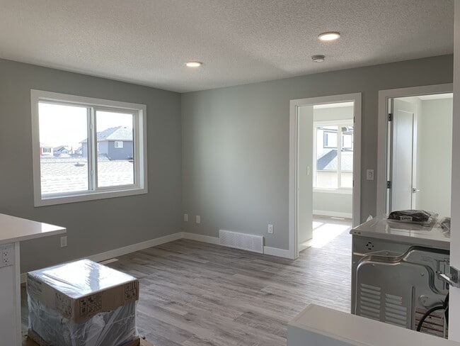 Photo - 6469-177A 177A Ave