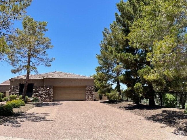 Building Photo - On GOLF COURSE LOT - 3 Bed/3Bath GATED Com... Rental