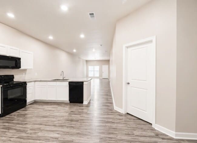Photo - Available JUNE 15TH: Stylish & Spacious Home Perfect for Families