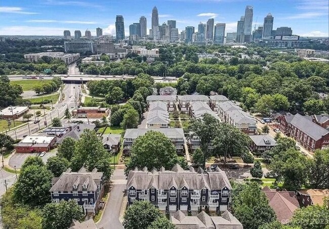 Photo - Charming home in the desirable Walnut Hill complex