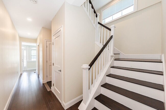 120 Jerome St