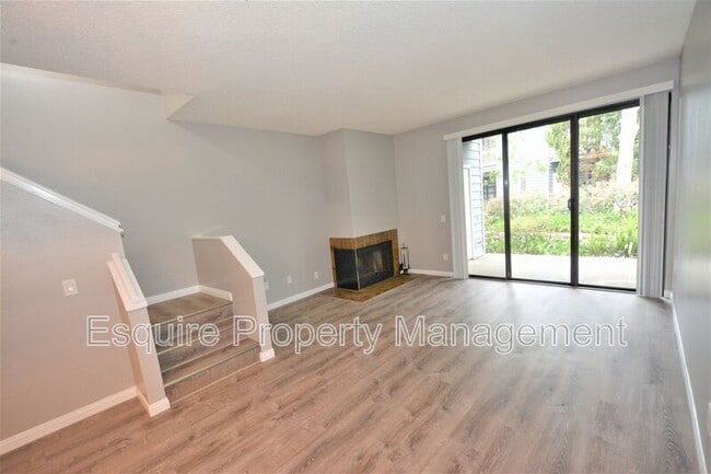 Photo - 703 Arneill Rd